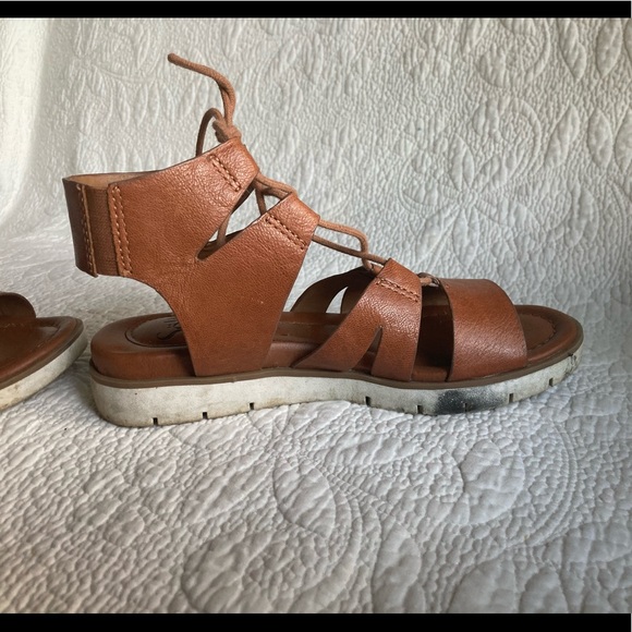 Sofft | Tan Málaga Gladiator Sandal | 6 - Picture 3 of 7